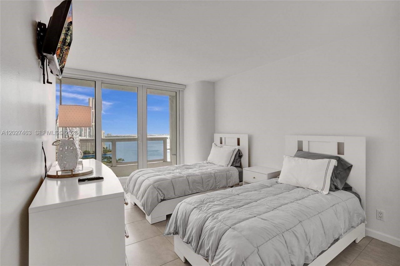 1717 N Bayshore Dr , Unit A-2440, Miami, FL 33132 Photo