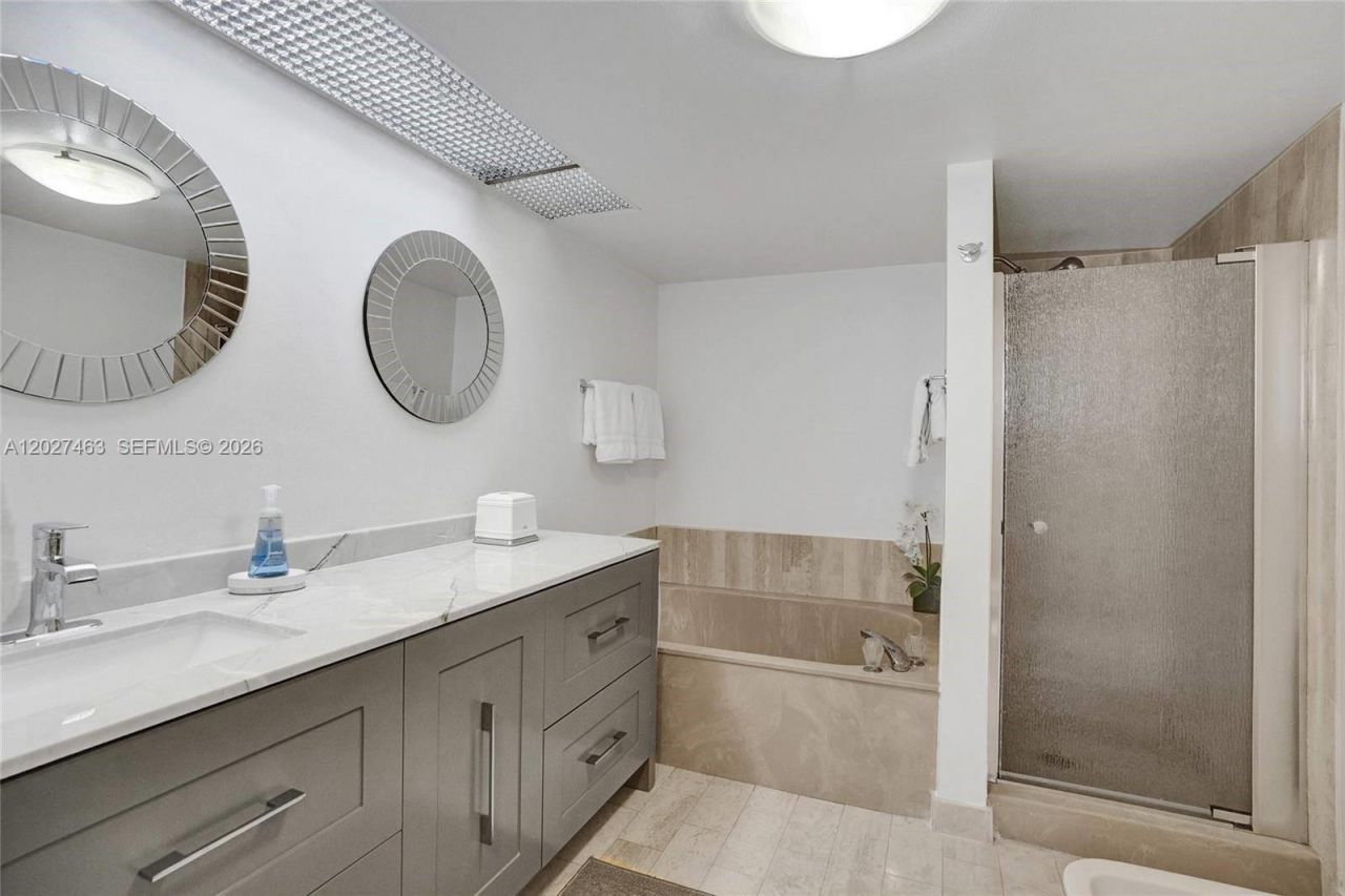 1717 N Bayshore Dr , Unit A-2440, Miami, FL 33132 Photo