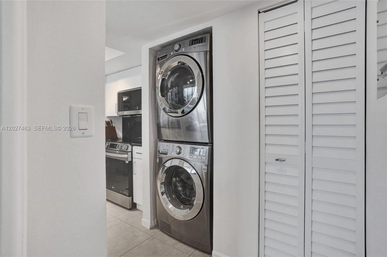 1717 N Bayshore Dr , Unit A-2440, Miami, FL 33132 Photo