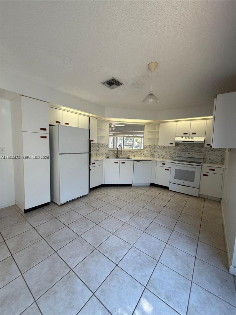 665 SE 25th Ln , Unit 665, Homestead, FL 33033 Photo