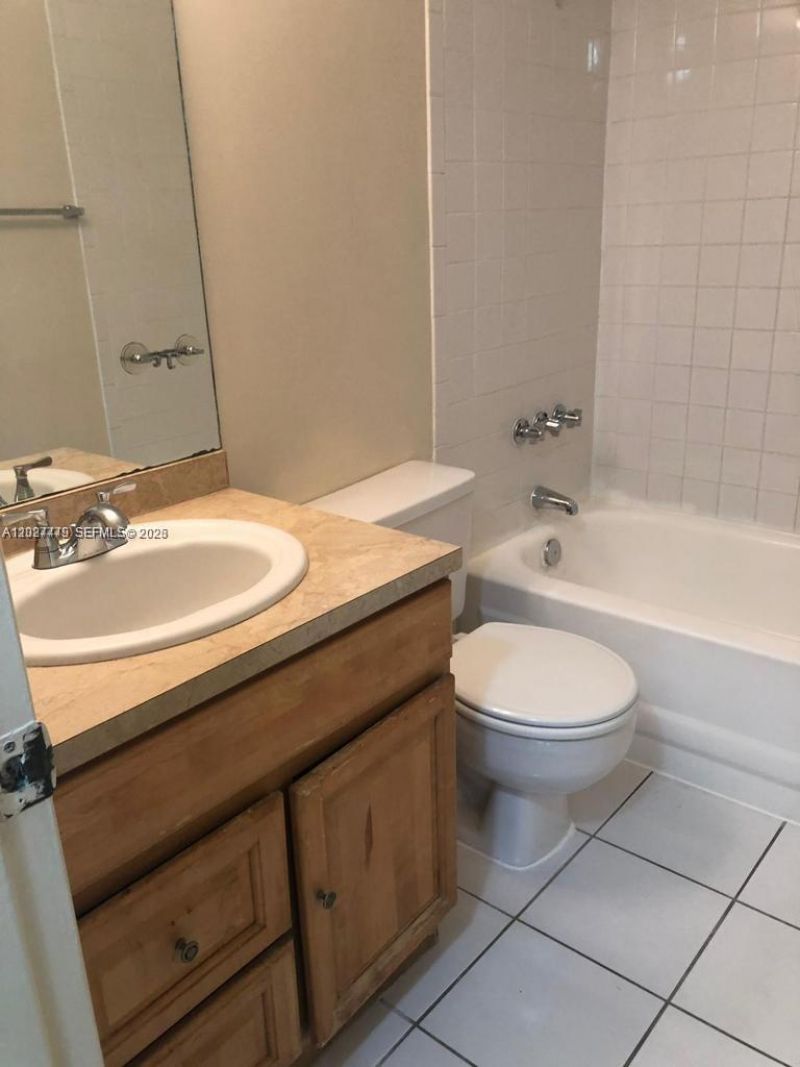 405 S Pine Island Rd , Unit 308D, Plantation, FL 33324 Photo