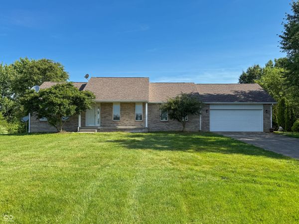 4820 E 800 N, Columbus, IN 47203