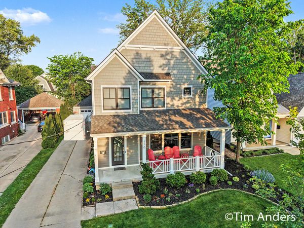 556 Greenwood Avenue SE, Grand Rapids, MI 49506