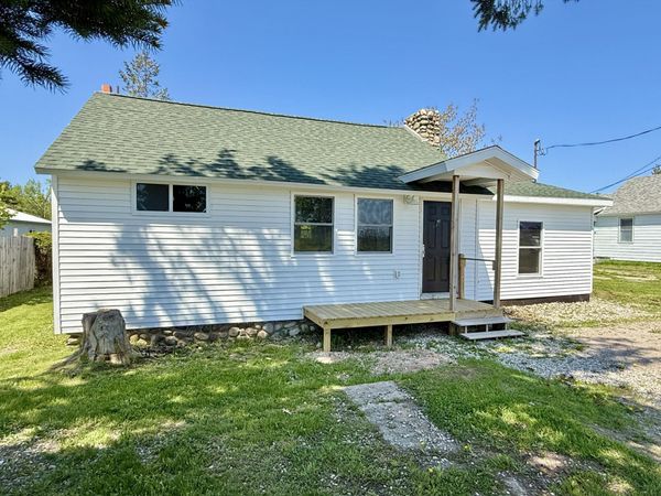 998 Loomis Street, Cheboygan, MI 49721