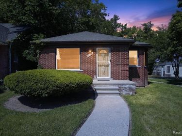 9821 Manistique Street, Detroit, MI 48224