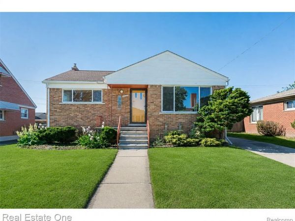8272 Racine Road , Warren, MI 48093