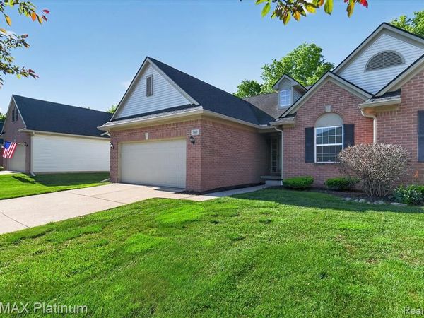 540 Snowfall Court, Genoa Twp, MI 48843