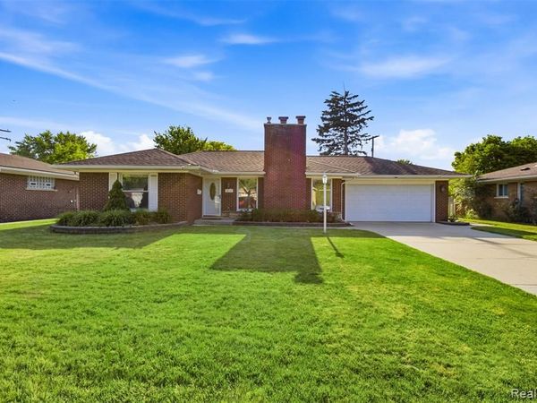 26347 Woodworth Circle, Dearborn Heights, MI 48127
