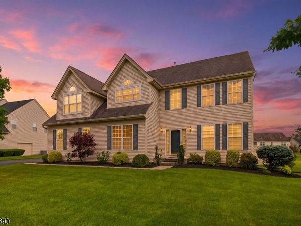 14 Rue Cezanne, Franklin, NJ 08873