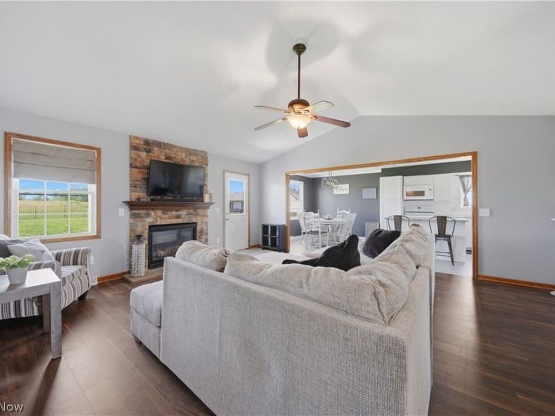 1040 Lanedale Street NW, Massillon, OH 44647 Photo 4