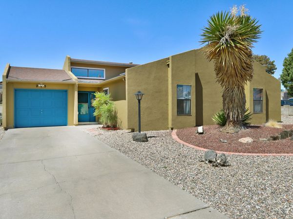 215 Western Hills Drive SE, Rio Rancho, NM 87124