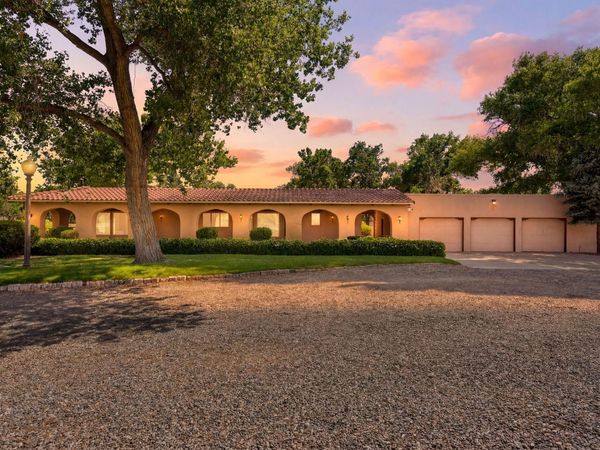 8805 Rio Grande Boulevard NW, Los Ranchos, NM 87114