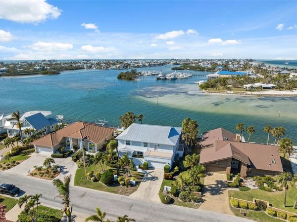 727 KEY ROYALE DRIVE , HOLMES BEACH, FL 34217