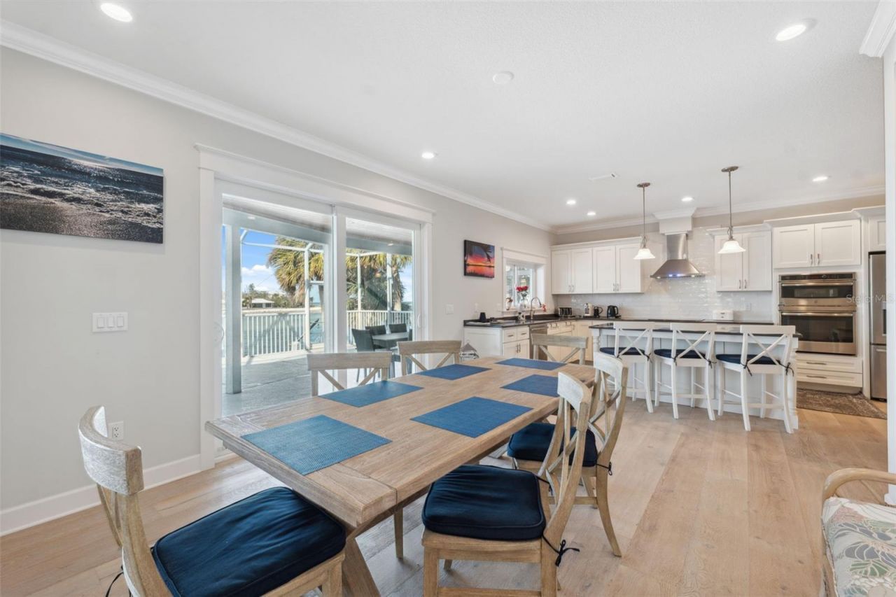 727 Key Royale Drive, Holmes Beach, FL 34217 Photo