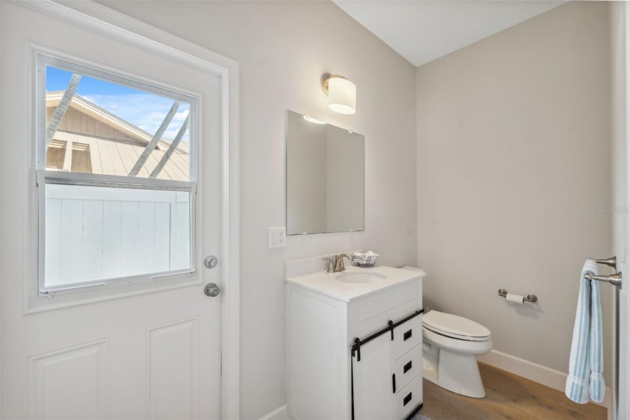 727 Key Royale Drive, Holmes Beach, FL 34217 Photo