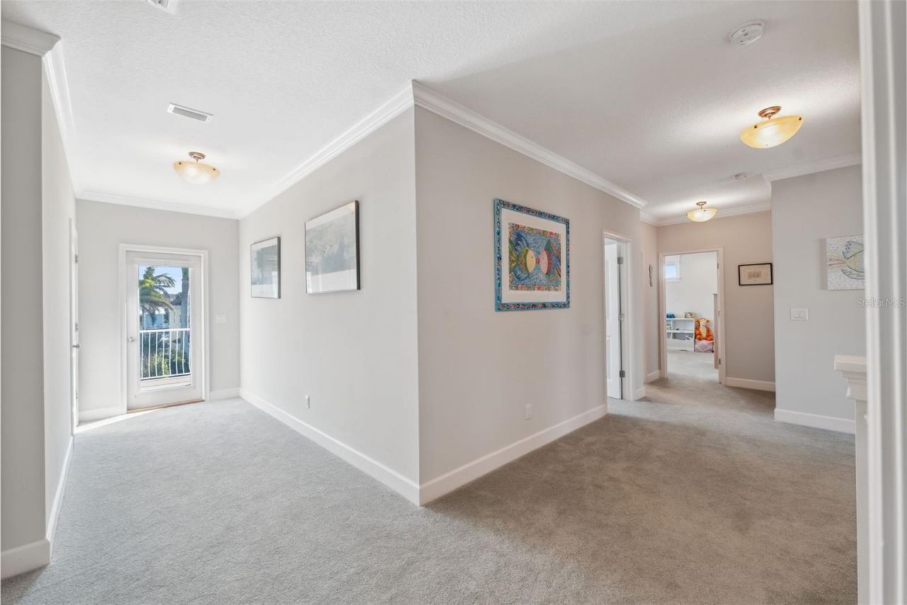 727 Key Royale Drive, Holmes Beach, FL 34217 Photo