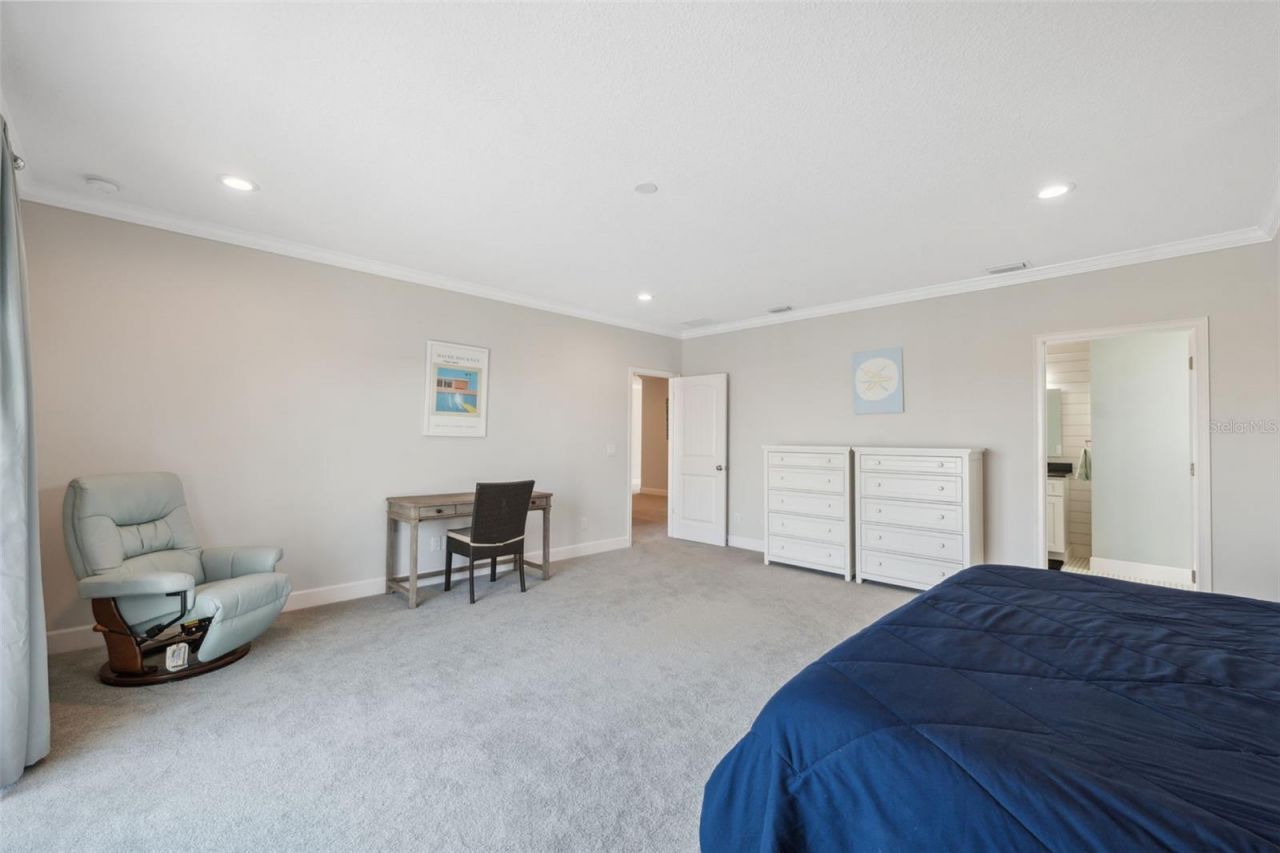 727 Key Royale Drive, Holmes Beach, FL 34217 Photo