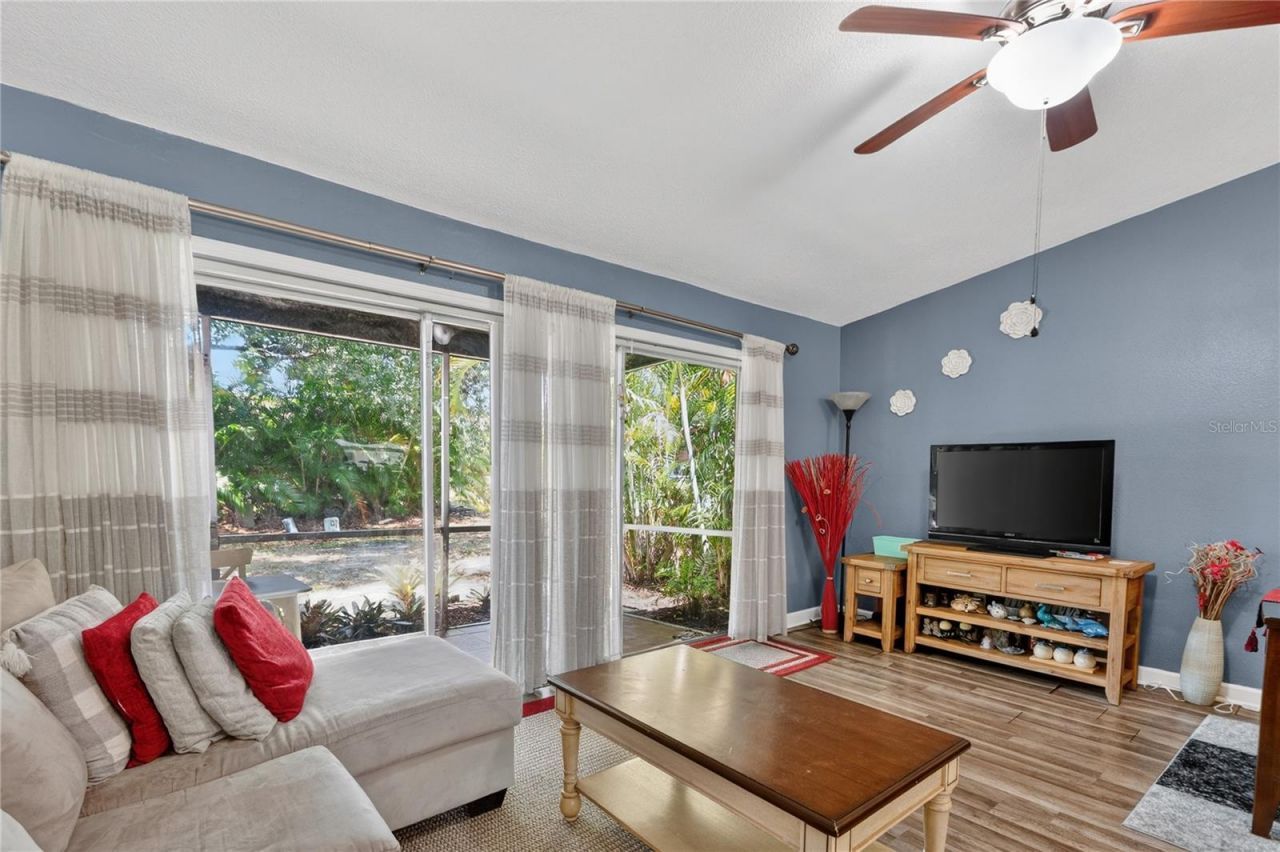 9834 87th Street, Seminole, FL 33777 Photo