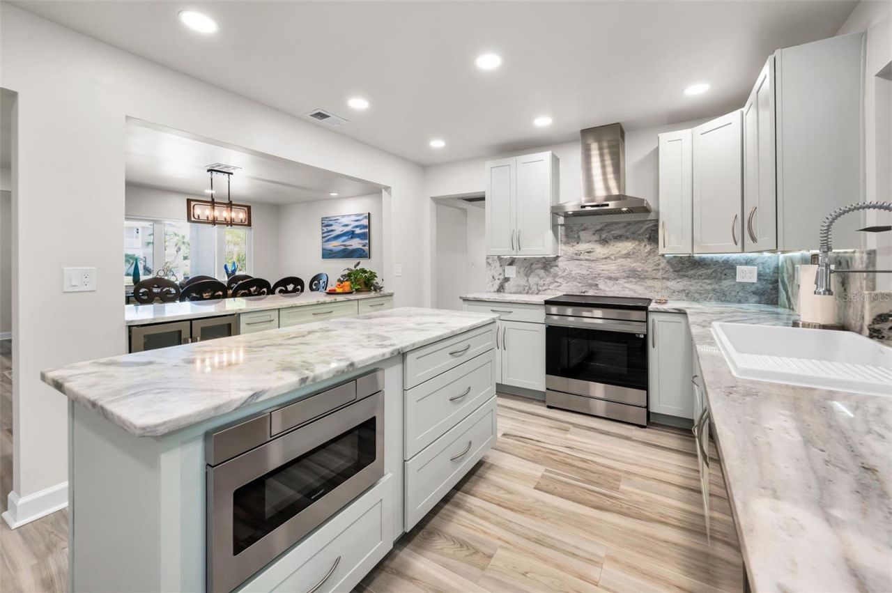1620 Sea Breeze Drive, Tarpon Springs, FL 34689 Photo