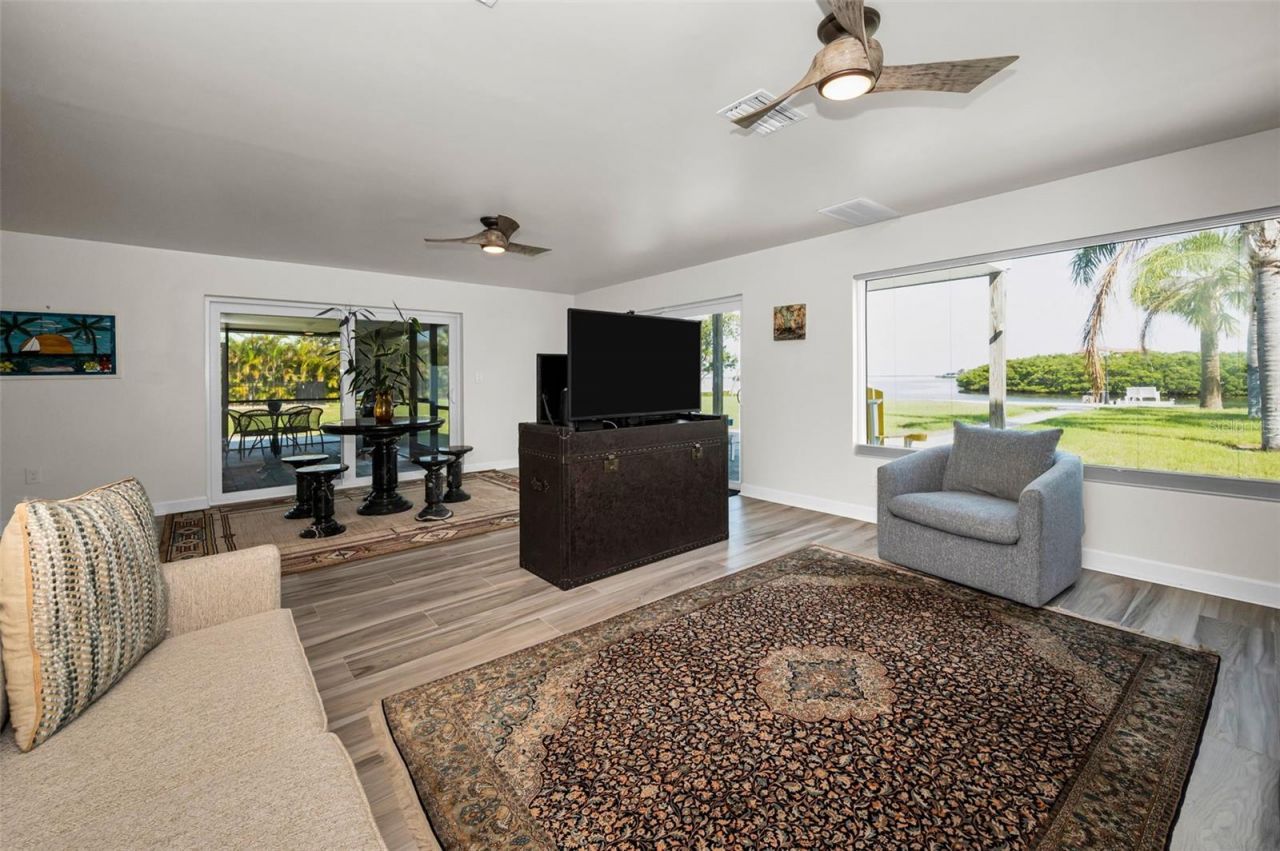 1620 Sea Breeze Drive, Tarpon Springs, FL 34689 Photo