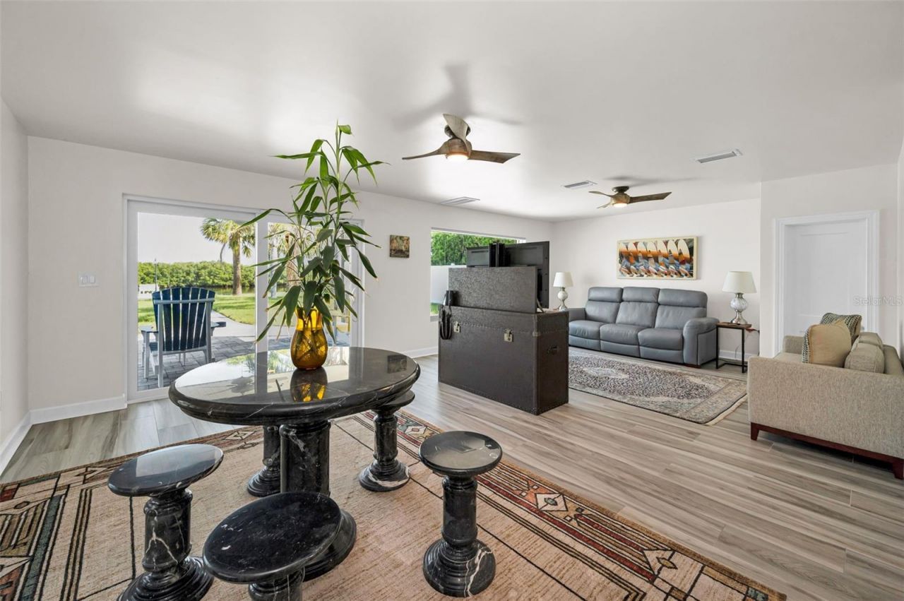 1620 Sea Breeze Drive, Tarpon Springs, FL 34689 Photo