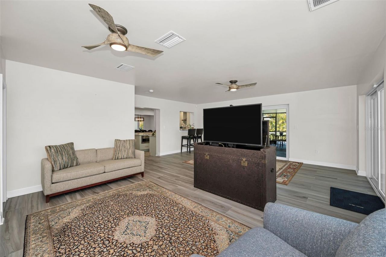1620 Sea Breeze Drive, Tarpon Springs, FL 34689 Photo