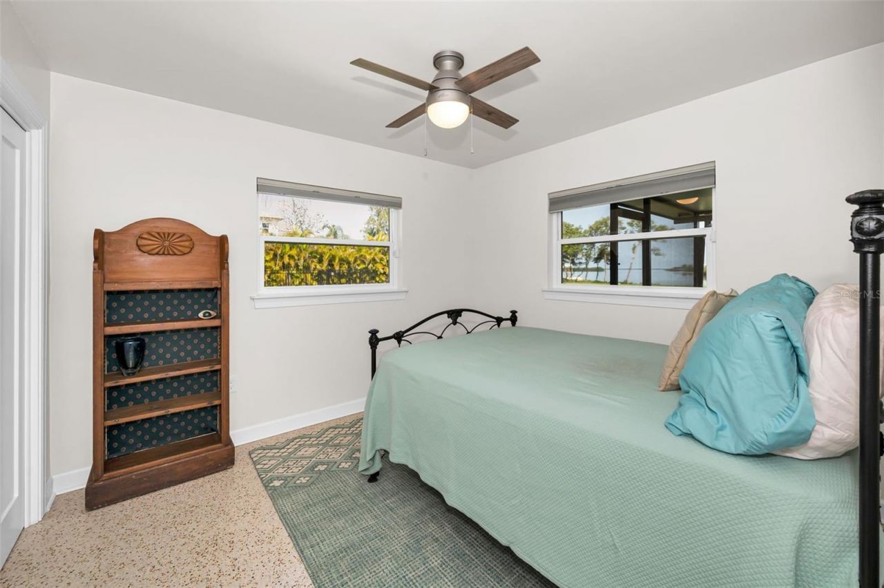 1620 Sea Breeze Drive, Tarpon Springs, FL 34689 Photo