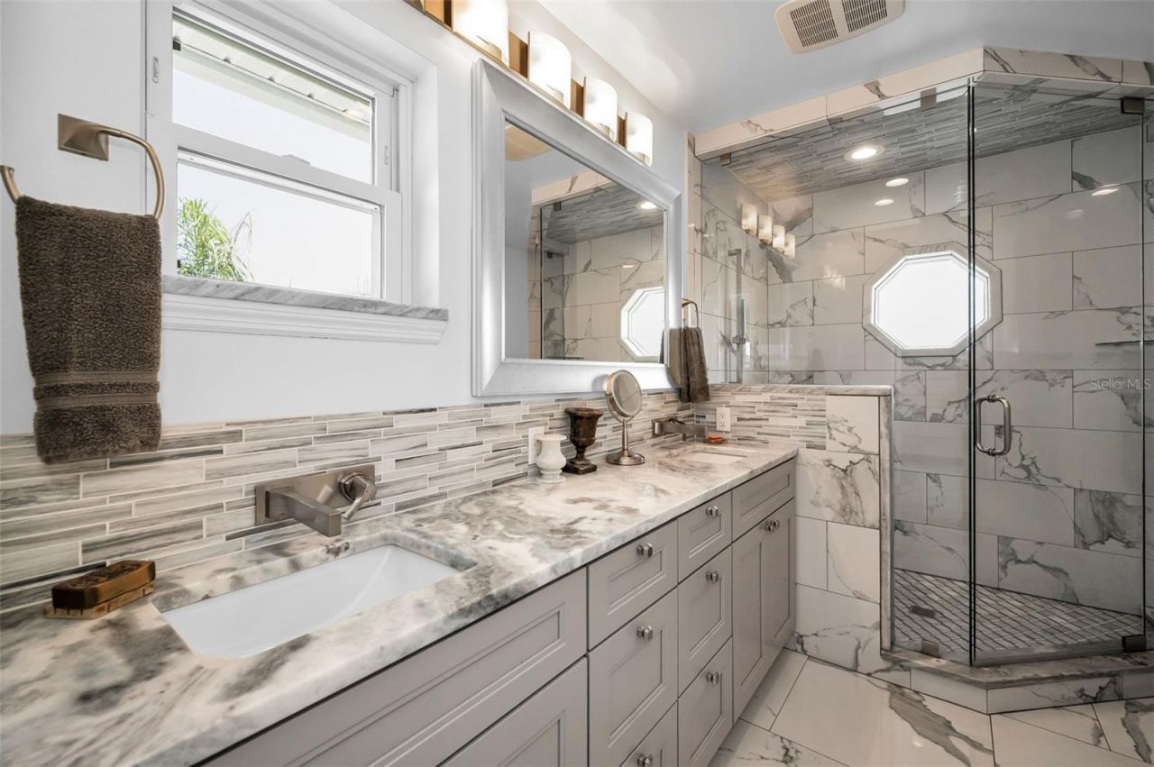 1620 Sea Breeze Drive, Tarpon Springs, FL 34689 Photo