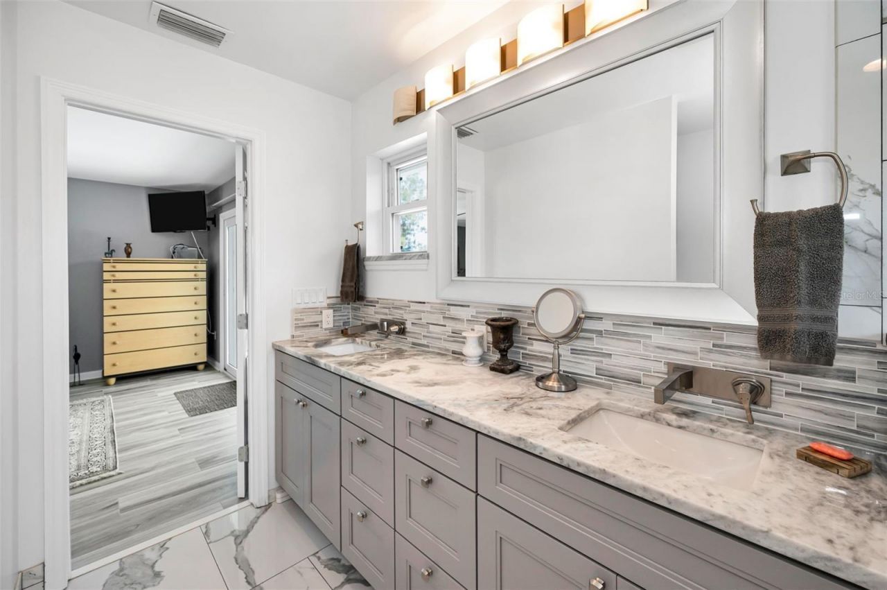 1620 Sea Breeze Drive, Tarpon Springs, FL 34689 Photo