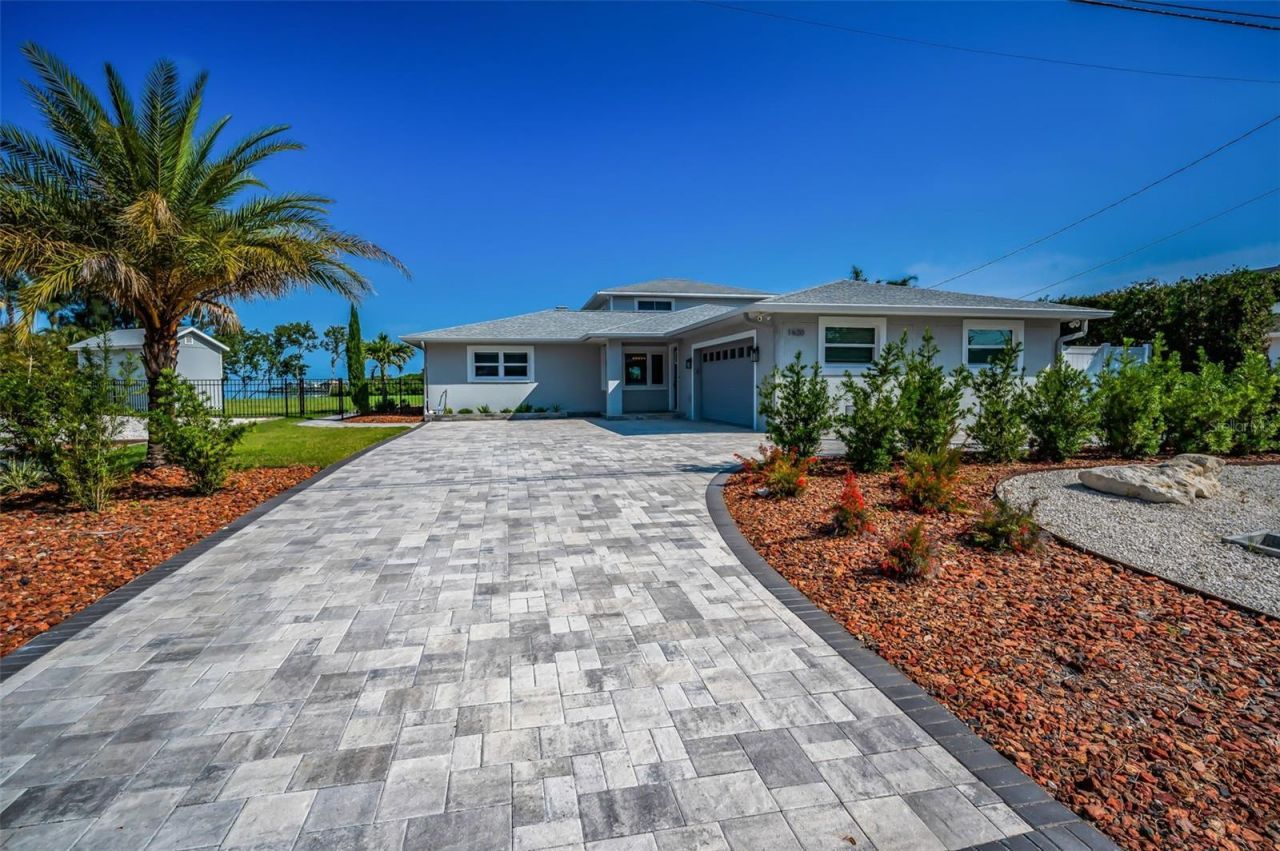 1620 Sea Breeze Drive, Tarpon Springs, FL 34689 Photo