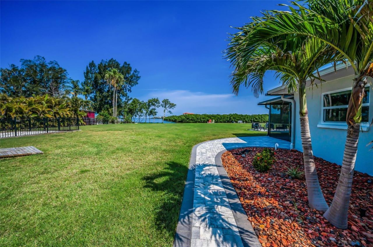 1620 Sea Breeze Drive, Tarpon Springs, FL 34689 Photo