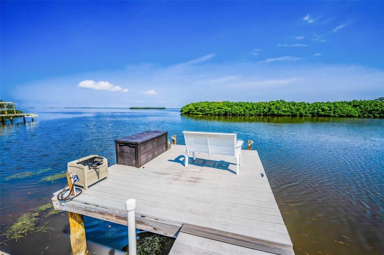 1620 Sea Breeze Drive, Tarpon Springs, FL 34689 Photo