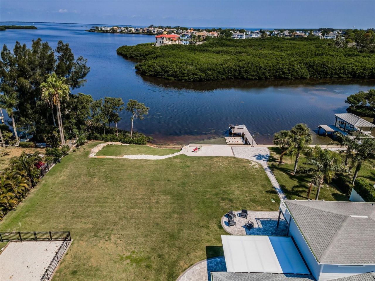 1620 Sea Breeze Drive, Tarpon Springs, FL 34689 Photo