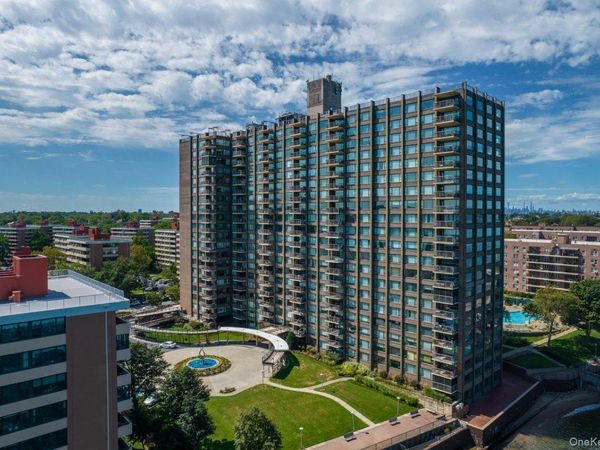 166-25 Powells Cove Boulevard , Unit 15J, Beechhurst, NY 11357