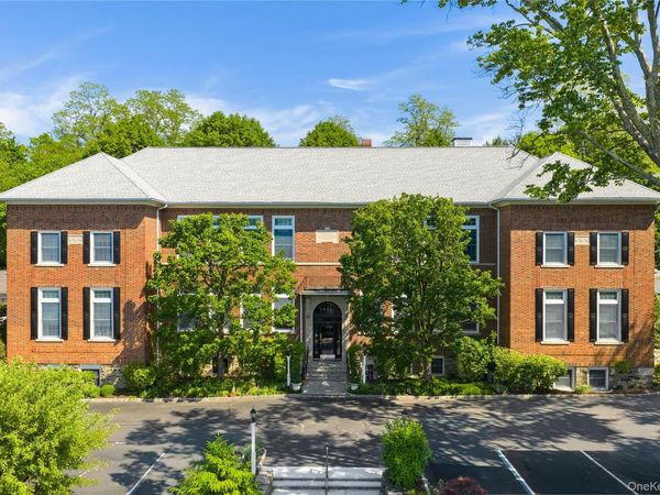 20 Whippoorwill Road E, Unit 2J, Armonk, NY 10504