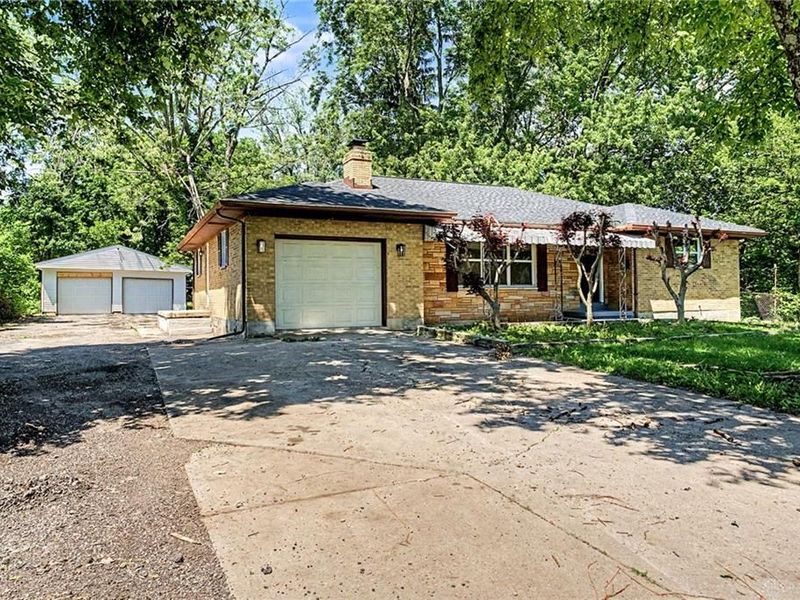 4887 Glencross Drive, Dayton, OH 45406 Photo 2