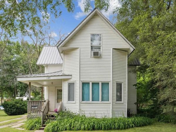 140 2nd Ave NW , Oelwein, IA 50662