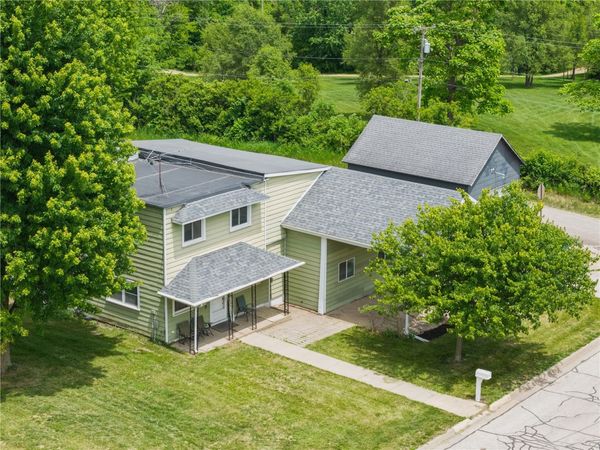 502 E Main , Lisbon, IA 52253