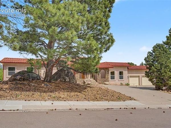 370 Oakhurst Lane, Colorado Springs, CO 80906