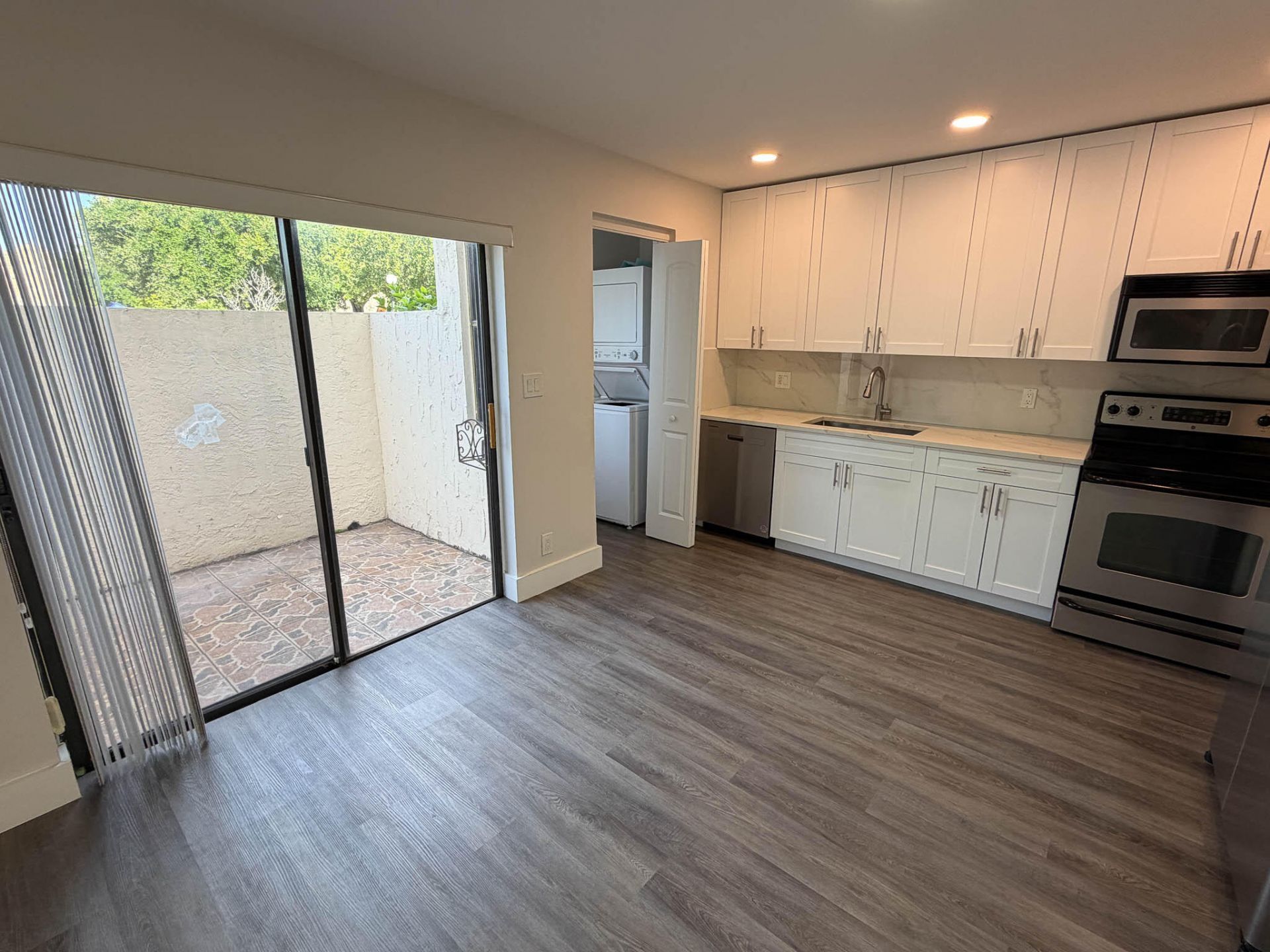 223 SE 11th Avenue, Unit B, Pompano Beach, FL 33060 Photo