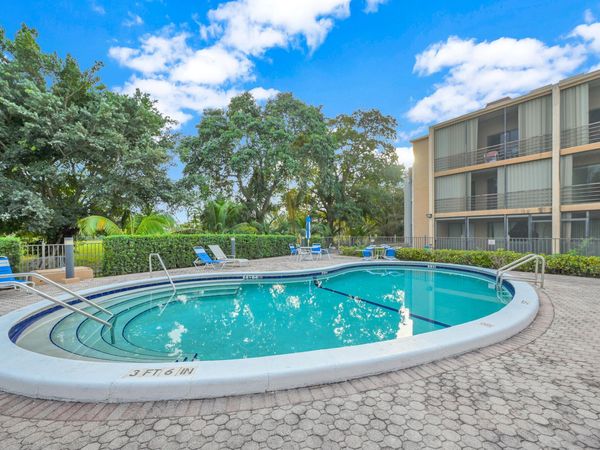 3800 N Hills Drive, Unit 315, Hollywood, FL 33021