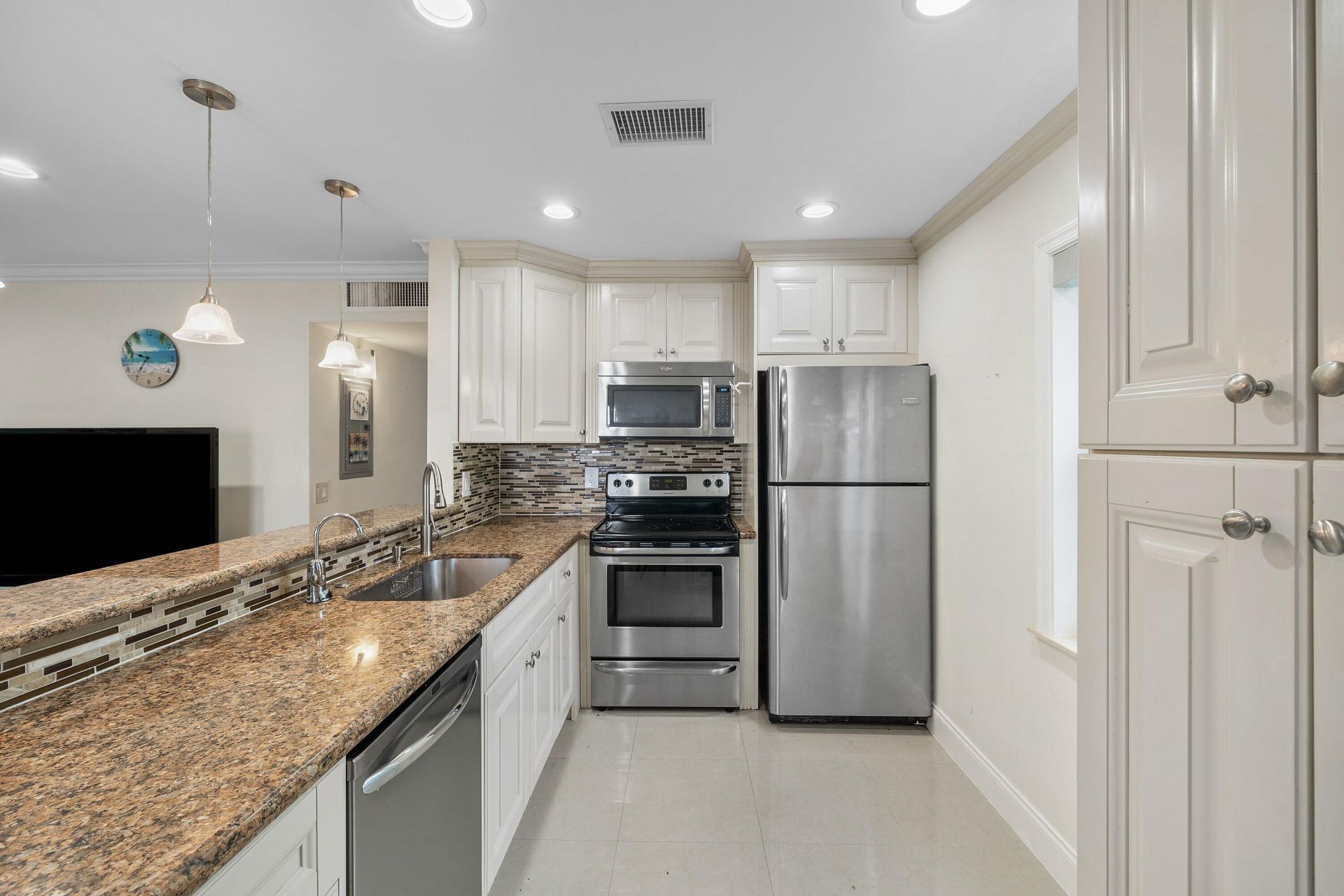 334 Burgundy G, Delray Beach, FL 33484 Photo