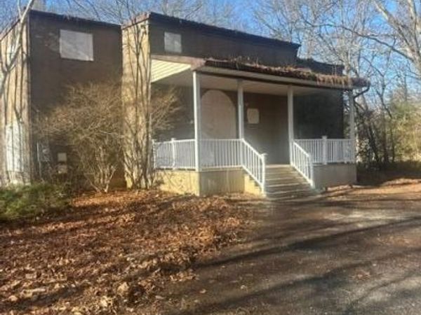 434 Meadow Road , Kings Park, NY 11754