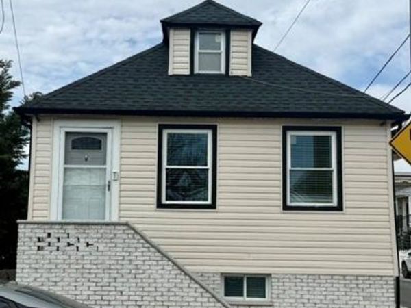 1601 Cross Bay Boulevard , Broad Channel, NY 11693
