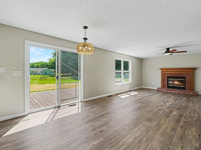 423 Lorelei Drive, Perry Twp, OH 45118 Photo 8