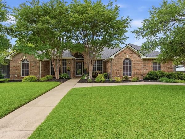 901 Dylan Court, Burleson, TX 76028