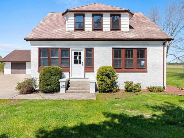2110 N 8TH STREET, Manitowoc, WI 54220
