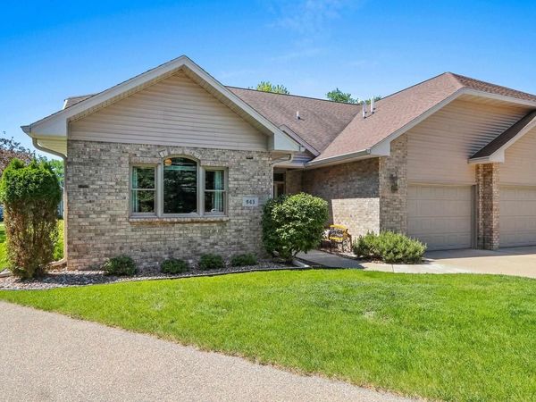 945 BRIGHTON DRIVE, Menasha, WI 54952