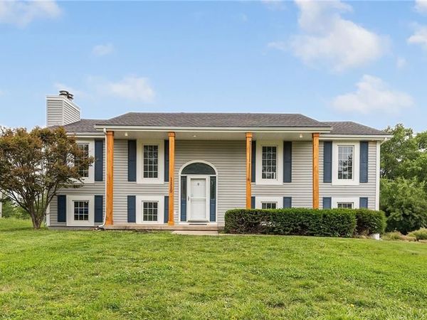 1119 W Pleasant Drive, Raymore, MO 64083