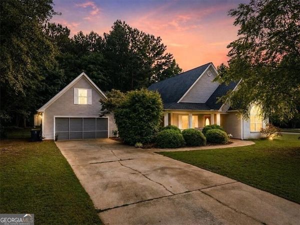 300 Cobb Court, Hampton, GA 30228